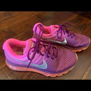 Nike Air Max Womens Running Shoe Size 7